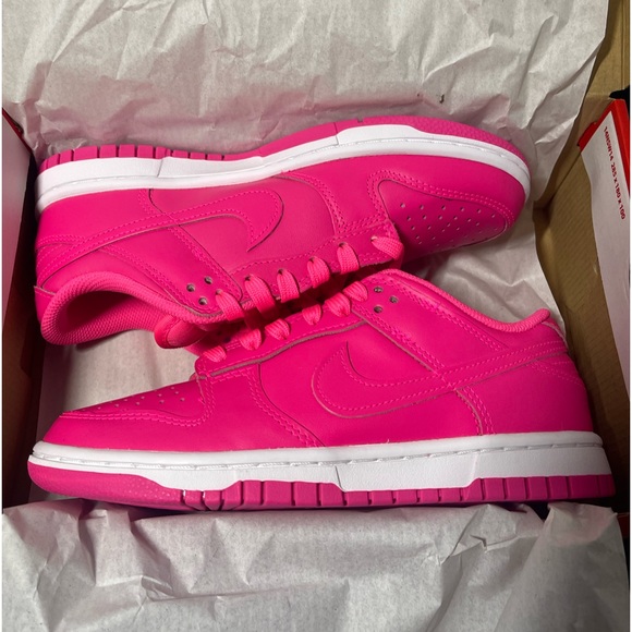 Nike Dunk Low Hyper Pink women’s size 6/ Gs 4.5 - Picture 2 of 4